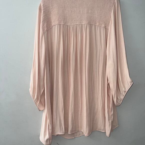 Torrid Crepe Smocked Blouse in pale pink size 5x - Picture 6 of 6